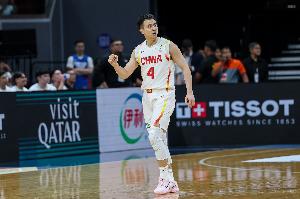 郭艾伦、杨健、杨毅：赵继伟本场表现卓越，前5分奠定比赛走势