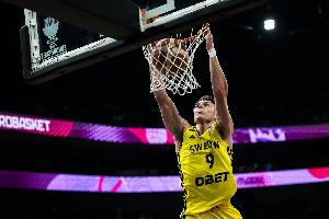 世预赛：瑞典以87-76战胜捷克，拉松16投4中得19分2篮板2助攻，克雷伊奇贡献14分4篮板5助攻