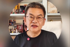 苏群指出:火箭队在夏天看似繁忙实则无所作为,其目的是为了节省开支