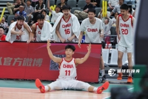 小李广！张淳智10投8中高效助力球队，独得24分，三分球7投6中